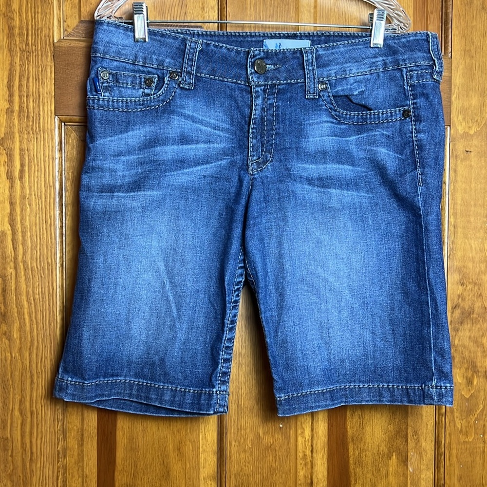 Women's Size 16 Alter Ego Stretch Denim Shorts with Angels On Back Pockets